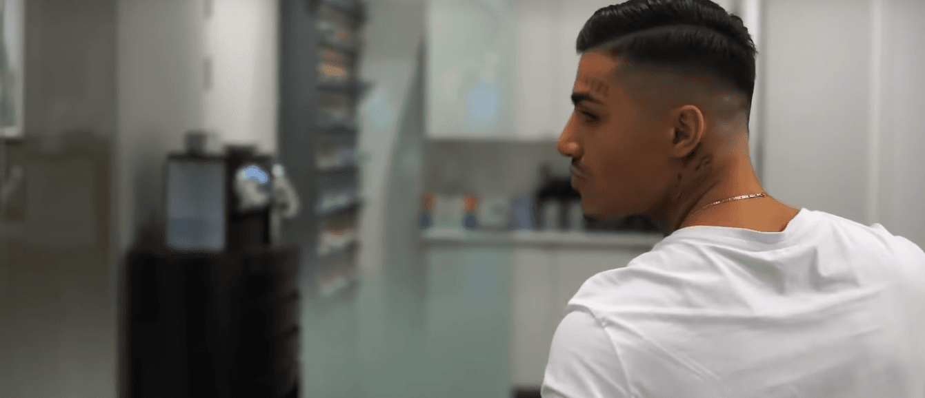 Men can adopt a different haircut