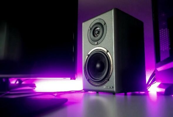 Some center speakers as an option to connect a subwoofer